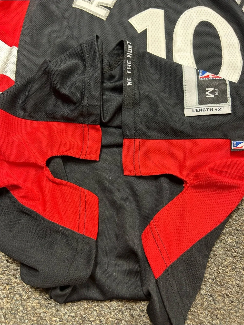 NWT Medium Toronto Raptors Adidas Demar Derozan 10 Jersey Men's NBA Basketball